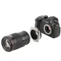Viltrox EF-M1 Pro adapteris, pritvirtintas prie Canon EF objektyvo ant Panasonic Lumix GH5 kameros, su metaline konstrukcija, sukamu užraktu ir matomu vidiniu pavarų žiedu tiksliam objektyvo montavimui.
