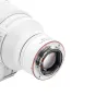 Viltrox TC-2.0X E-mount telekonvertorius su raudonu priekiniu žiedu, šoninis objektyvo elemento ir tvirtinimo detalių vaizdas