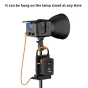ZGCINE VM-C2 dvigubo V-Mount baterijų įkroviklis su 100W USB-C PD įkrovimu, pritvirtintas prie šviestuvo stativo profesionaliam vaizdo įrašymui