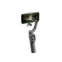 DJI Osmo Mobile 8P stabilizatorius su daugiufunkcine moduli 2 ir pritvirtintas telefonas, demonstruojantis pažangų sekimą ir nuotolinį ekraną dinamiškam vaizdo įrašymui