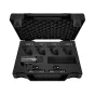 Sennheiser e 600 serijos būgnų mikrofonų komplektas su apsauginiu dėže, kuriame yra e 602-II baso būgno mikrofonas, keturi e 604 dinaminiai būgnų mikrofonai ir du e 614 kondensatoriniai mikrofonai viršutinėms įrašymams ir simbal