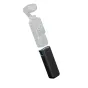 SmallRig baterijos blokas DJI Osmo Pocket 3/4 su 80% užkrovos lygiu, prijungtas per USB-C kabelį, turintis du išvesties portus vienlaikiam krovimui ir garso įrenginiams.