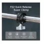 FALCAM F22 greito atlaisvinimo Super Clamp tvirtinamas metaliniame stiebe, demonstruojantis stiprų užspaudimą ir universalų 1/4-20 bei 3/8-16 sriegių suderinamumą profesionalioms kameroms ir apšvietimo įrangai
