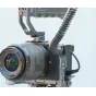 Falcam universalus kabelio užtvankis, saugiai užfiksuojantis HDMI arba USB kabelius profesionalioje kameros konstrukcijoje su 1/4-20 tvirtinimu