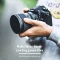 DSLR kamera su dideliu objektyvu lauke, demonstruojanti K&F Concept 82mm Nano-X kintamo ND filtro naudojimą ilgos ekspozicijos fotografijai.