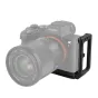 SmallRig L-Bracket su Sony Alpha 7R IV kamera ir Zeiss objektyvu, su apsukimo blokuojančiu konstrukcija ir Arca suderinamu pagrindu