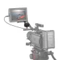 SmallRig EVF 1594 tvirtinimas su NATO segtuku, leidžiantis lanksčiai 360° monitoriaus pozicionavimui, su guminėmis pagalvėlėmis nuo įbrėžimų ir 1/4" varžto suderinamumu.