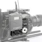 SmallRig šoninė plokštė Blackmagic URSA Mini kamerai su Sennheiser bevieliu mikrofono siųstuvu, montuojamu ant NATO bėgio ir šaltojo batų, su ARRI rozetėmis ir 1/4-20 sriegiais montavimo taškais