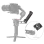SmallRig Sling rankena su apsukimo blokuojančiais flangais prie DJI RS 2 stabilizatoriaus, pritvirtinta prie statyvo, patogus žemam kampui filmuoti