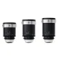 Blazar Cato 2X pilnakadrinių anamorfinių objektyvų komplektas su 55mm T2.0, 85mm T2.8 ir 125mm T4.0 objektyvais, rodomas iš priekio su keičiamu PL montu ir charakteringomis sidabrinėmis flarėmis kinematografiniams filmavimams