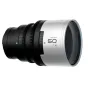 Blazar Remus-M 50mm T1.8 1.5x anamorfinis objektyvas Sony E prijungimui kameroms su sidabriniu ir juodu korpusu, dideliu priekinio elemento ir kinematiniu ovaliu boke su sidabriniais flerais.