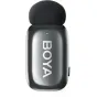 Boya mini 2-02 bežiedinio mikrofono įkrovimo dėžė su USB-C prijungimu ir gamintojo logotipu