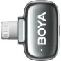 Boya mini 2-02 belaidžio mikrofono USB-C įkrovimo dėžė su prijungtu siųstuvu ir iki 30 valandų baterijos veikimo trukme