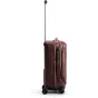 Peak Design Roller Pro Carry-On lagaminas iš užpakalio su išskleistu rankena ir saugiu UltraZip užtrauktuku.