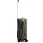 Peak Design Roller Pro Carry-On olivinio spalvos kelioninis rulinis lagaminas su išskleista rankena, su visapusiška apsauga UltraZip užtrauktukais ir Cord Hook nešimo sistema, skirta patikimam kelionių saugojimui.