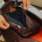 Peak Design Packing Cube Medium Eclipse - atviras nuotrauka su vidiniais skyriais, UltraZip užtrauktuku ir kompresiniu užtrauktuku organizuotiems kelionių daiktams