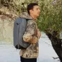 Peak Design kelionių krepšys 30L vandenyno kamufliažo rašte, elegantiškas ir funkcionalus dienos krepšys kelionėms ir kasdieniam naudojimui su išplėstine talpa ir tvirta 400D perdirbto nailono konstrukcija.