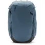 Kelionės krepšys Peak Design Travel Backpack 45L jūros mėlyna spalva, priekis su išsiplėstinu sandėliu ir atsparia 400D nailono konstrukcija iš perdirbtų medžiagų.