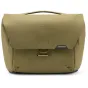 Peak Design Everyday Messenger V2 13L kelp spalvos atsparus ir šiuolaikinis nešiojimo maišas su MagLatch užrakintu ir apmuštu rankena, tinkamas fotografams ir kasdieniam naudojimui