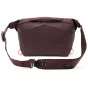 Burgundinė Peak Design Everyday Sling V2 3L krepšys su minimalistiniu dizainu, minkšta peties juosta, reguliuojamu sagtimi ir magnetiniu UltraZip užraktu.