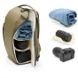 Peak Design Everyday Backpack Zip V2 20L alyvuogių žalia su DSLR kamera ir objektyvo laikymu, rodanti erdvią vidinę organizaciją ir pritaikytinus skyrius