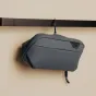 Peak Design Wash Pouch S tamsiai mėlynas higieninis maišelis, kabantis ant kablio, kompaktiškas kelionės reikmenų organizatorius su patvariais medžiagomis.