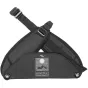 Juodas Peak Design Everyday Hip Belt V2 su paminkštinta juosta, reguliuojamu sagtimi, centriniu logotipu su miesto peizažu ir mėnulio dizainu bei metaliniais tvirtinimo taškais. Sukurtas komfortui ir sukibimui, tinkamas priedams