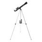Celestron PowerSeeker 50 AZ refraktorius teleskopas, sumontuotas ant tvirto trikojų, parengtas dangaus ir žemės objektų stebėjimui su įtrauktomis akimis.
