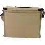 PolarPro RoadRunner 12L Sling Desert nešiojamasis krepšys iš bežo apšiltinto audinio, uždaras vaizdas iš nugaros ir šono su juodomis rankenomis ir organizuotais skyriais fototechnikai ir techniniams aksesuarams.