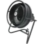 Kupo DF-500 Digi Fan ant metalinio stovo, su spiraliniu priekinio groteliu ir sidabriniu logotipu, skirtas produktų fotografijai ir specialiems efektams.