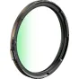 PolarPro Goldstache Helix Maglock minkšto fokusavimo filtras su juodu rėmu ir auksiniais akcentais, centre su žalsvu atspalviu ir matomu tekstu ant išorinio krašto.