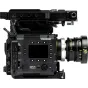NISI Cine Lens 65 Prime 16mm T2.9 PL-Mount pritvirtintas prie Fujifilm GFX Eterna kameros, su švytinčiais žymėjimais, detaliu fokusavimo žiedu ir sidabriniu priekinio elemento. Kameros galinėje panelėje yra mygtukai 'HOME', 'USE