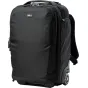 Ištvermingas juodas Think Tank Airport Essentials Rolling Backpack su 80 mm ratais, keliais skyreliais ir prieki organizatoriumi kelionėms ir fotografijos įrangai.