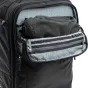 Ištvermingas juodas Think Tank Airport Essentials Rolling Backpack su atvira priekinėmis kišenėmis, saugos kabeliu ir geometriniu vidiniu pamušalu fotografijos įrangai