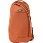 Virzītais oranžinis Think Tank TurnStyle 11L Urban Rust sling bag su tekstūru, juodu užtrauktuku pagrindiniu skyriumi, paminkštinta planšetės kišene ir plonu dizainu fotografams.