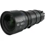 Laowa Ultima S35 12-120mm T4 Zoom objektyvas su ARRI PL tvirtinimu, su detaliu fokusavimo, diafragmos ir zoom žiedais su metriniais ir imperiniais žymėjimais, taip pat su '8K ULTRA HD' etikete.