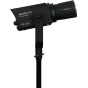 Nanlite Forza 60C pilnkrāsu LED monolight su 19° ir 36° projekcijos priedu, montuojamas ant stovo, su anglies pluošto korpusu ir Bowens tvirtinimu.