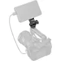 SmallRig 6313 monitor support horizontālai ir vertikālai šaušanai, su aukstā pēda ir 1/4"-20 sriegimu, pritvirtintas prie kameros rėmo su dideliu objektyvu ir metaliniu korpusu.