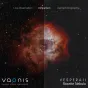 Padalinta ekrano palyginimas su Vaonis Vespera Pro II Solar Bundle. Kairėje pusėje rodomas tiesioginis stebėjimas su raudonai nuspalvota nebula, dešinėje pusėje - astrofotografija su balta ir raudona nebula. Žvaigždės užpildo ju