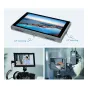 Feelworld FW759 PRO 7" HDMI monitorius su 1/4" montavimo skylėmis, sumontuotas ant kameros su 4K siųstuvu, akcentuojantis kompaktišką dizainą ir profesionalias stebėjimo galimybes.