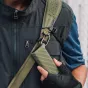 PGYTECH Camera Strap Pro Wilderness Green su greito atlaisvinimo sagtimi ir reguliuojamu ilgiu saugiam kameros nešiojimui