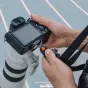 PGYTECH Camera Strap Pro Wilderness Green su greito atlaisvinimo mechanizmu saugiam kameros tvirtinimui ir reguliuojamu ilgiu iki 1450 mm