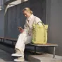 Lime žalias PGYTECH OneGo Roamer Tote Backpack 18L su reguliuojamais skyriais ir dviem nešimo variantais foto įrangai ir kasdieniams daiktams