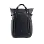 Stilingas juodas PGYTECH OneGo Roamer Tote Backpack 25L su dviem nešimo rankenomis, reguliuojamais skyriais ir atskiromis kišenėmis foto įrangai ir kasdieniams daiktams.