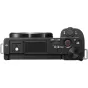 Sony ZV-E10 bežkartelišinė kamera su 16-50 mm OSS II objektyvu, su virzytu mikrofonu, kintamu LCD ekranu ir vlogging optimizuotais valdikliais