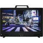 SmallHD Vision 24 4K HDR Monitor, rodantis gyvybingą naktinį miesto peizažą su 4K raiška, HDR kontrastu ir tiksliu spalvų atkūrimu profesionaliam vaizdo stebėjimui.