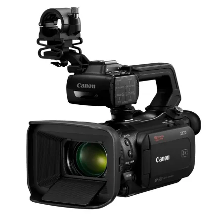 Canon XA70