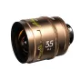 Bronzinis DZOFILM Arles Lustre 35 mm T1.6 PL kino objektyvas su geltonu fokusavimo atstumo skale, priekinio stiklo elementu ir galiniu PL montavimu, izoliuotas ant balto fono