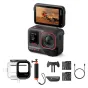 Insta360 Ace Pro 2 veiksmų kamera su išverčiamu 2,5 colio ekranu, rodančiu motociklininką, kartu su skaidriu nardymo dėklu, plūduriuojančia rankena, montavimo laikikliu, baterijomis ir USB-C kabeliu, vaizduojančiu pilną Dive Bun