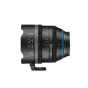 Irix Cine Lens Entry Set Canon EF Metric su 21 mm T1.5 objektyvu, detalizuotomis žymėmis ir mėlynais akcentais.